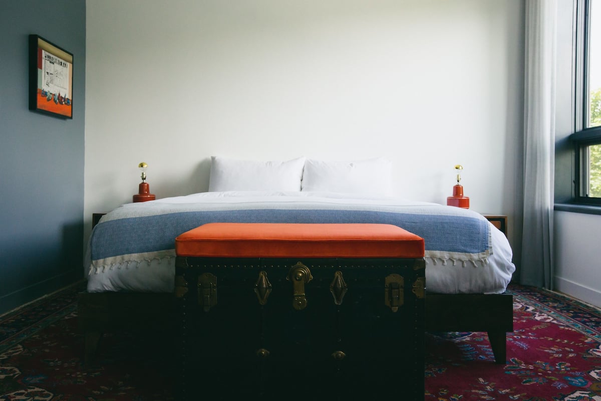 Room, 1 King Bed (Harvey) | Premium bedding, desk, soundproofing, iron/ironing board (on request)
