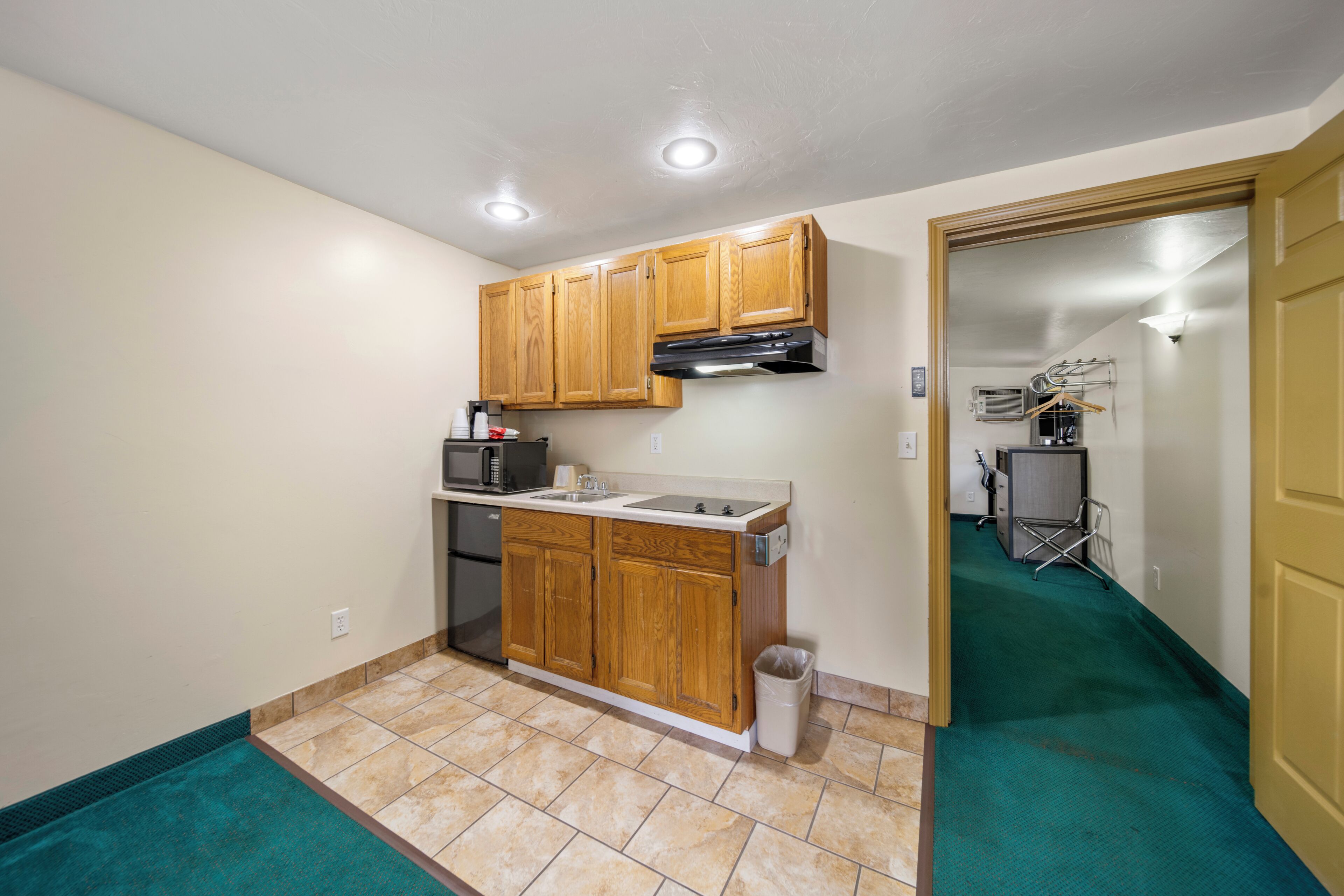suite, 2 queen beds, kitchenette | private kitchenette | fridge, microwave, coffee/tea maker