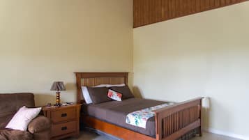 Eenvoudige studio, 1 queensize bed, keuken | Een strijkplank/strijkijzer, gratis wifi, beddengoed