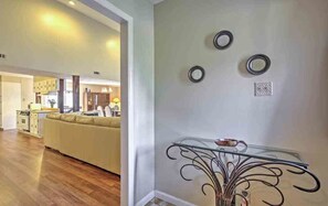 Pintu masuk interior