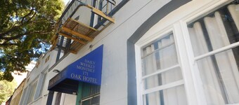Oak Hotel