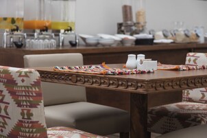 Desayuno típico de la región gratuito y diario