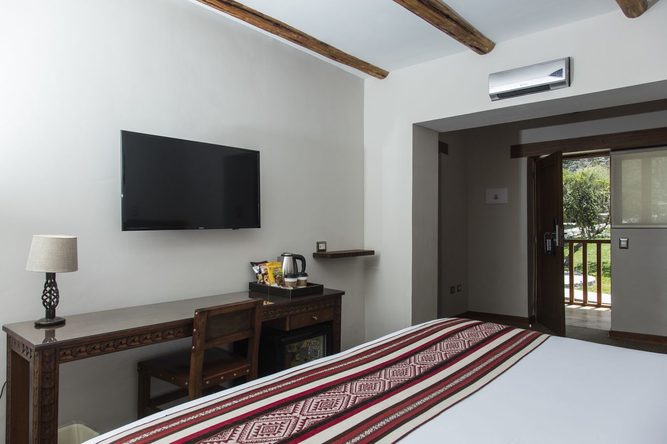 standard double room | minibar, in-room safe, desk, iron/ironing board