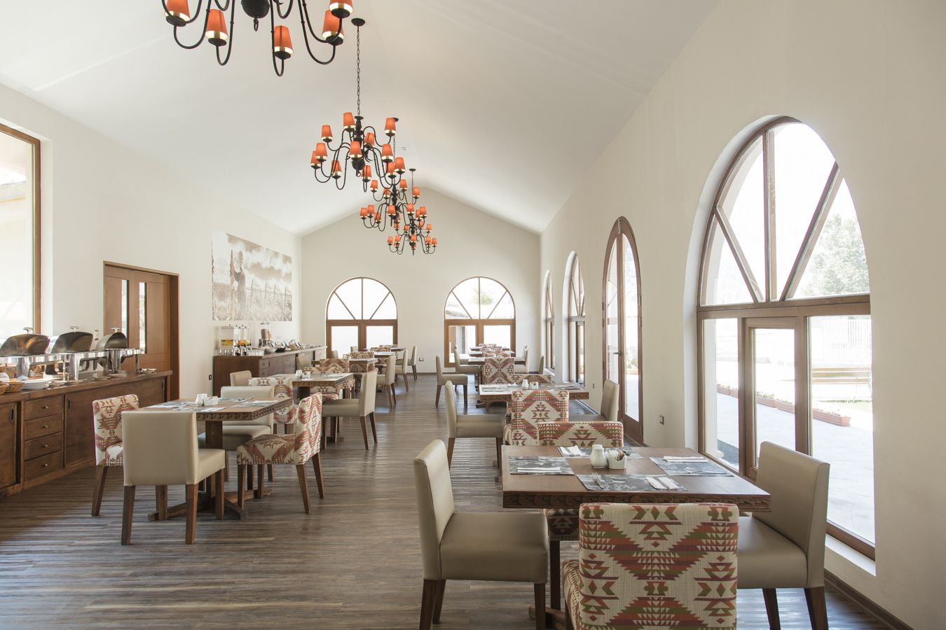 breakfast, lunch, dinner served; local and international cuisine