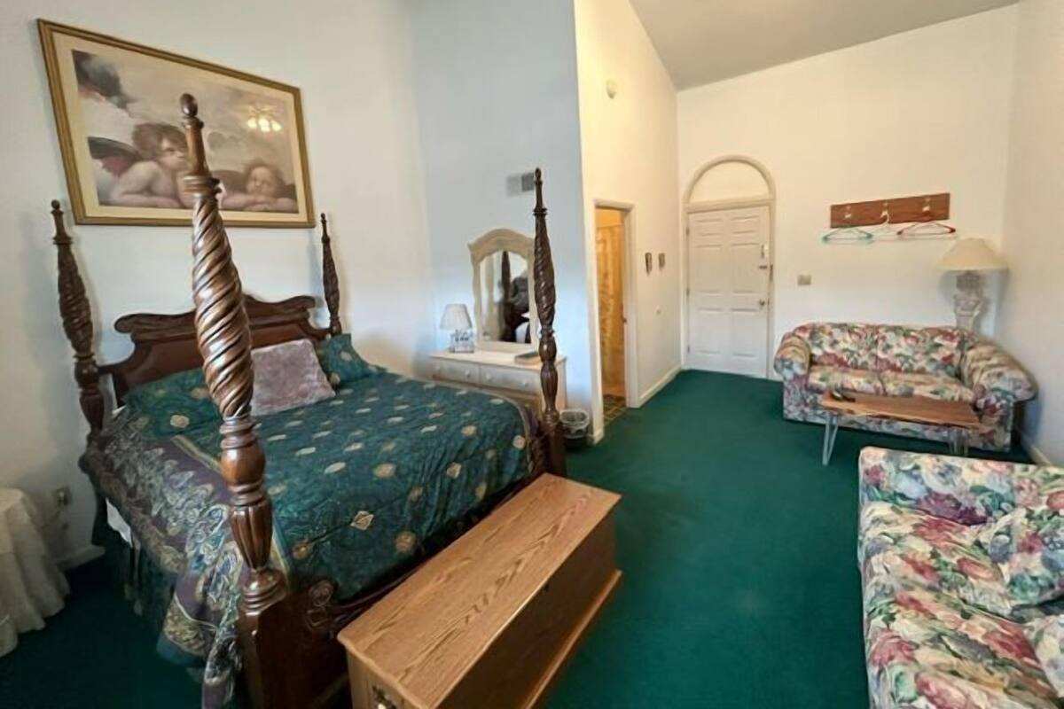 Chambre Simple Confort | Décoration personnalisée, ameublement personnalisé, Wi-Fi gratuit