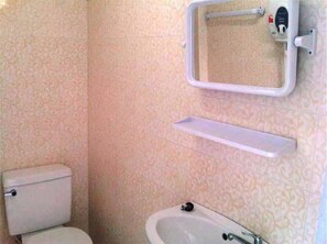 Bathroom - Vareevara Apartment (Bangkok)