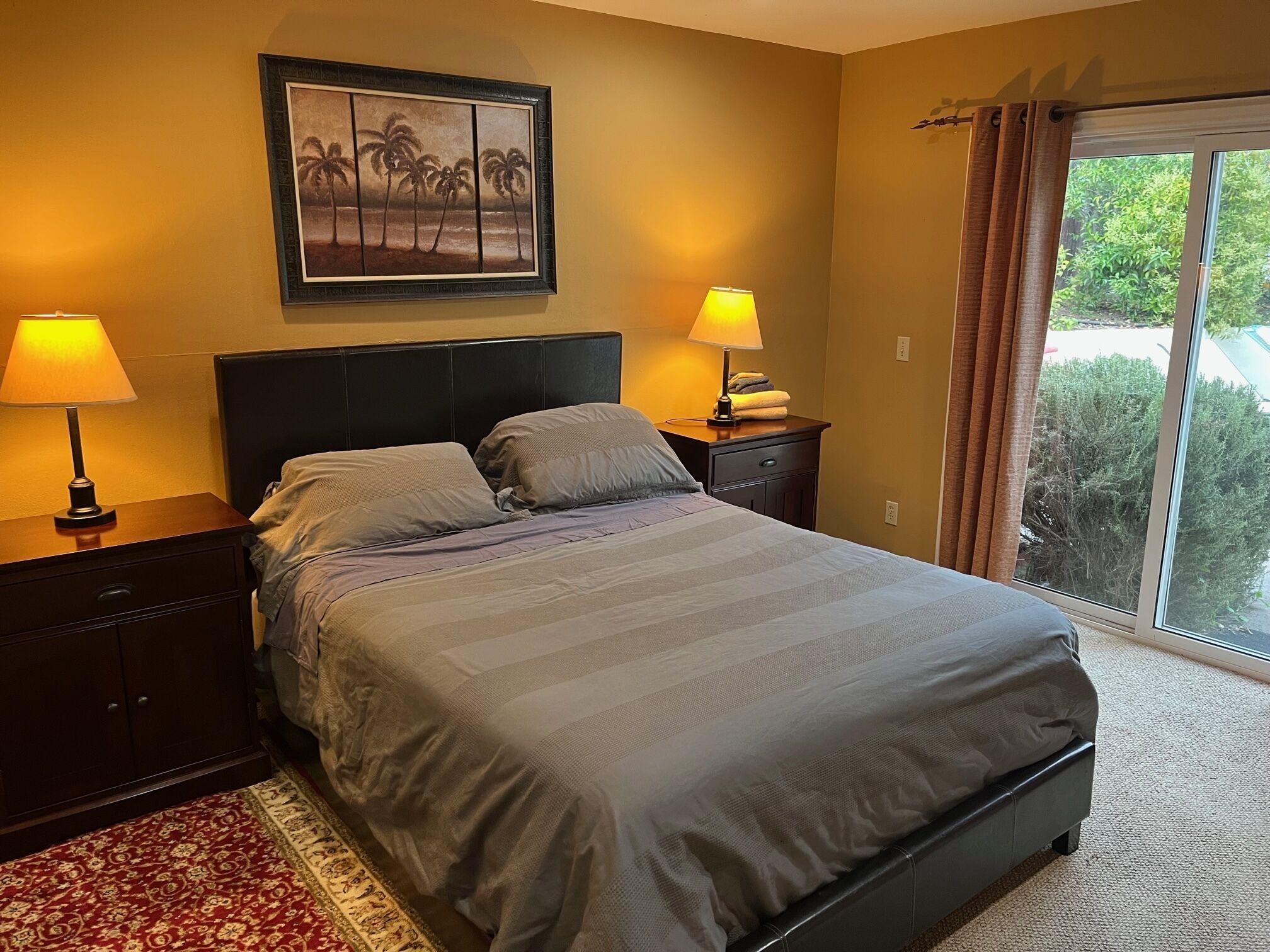 4 bedrooms, desk, iron/ironing board, travel crib