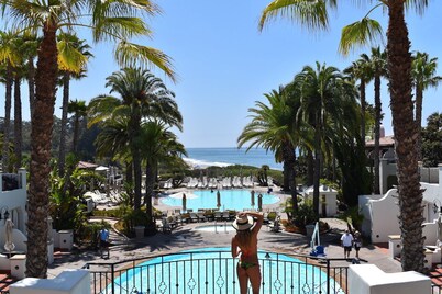 Santa Barbara Large 4BR 2BA,Pool,HotTub, Beaches, Sleep 11+,Dogs OK, Best Value!