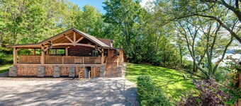 2 Lakefront Cabins on 1.3 Acres. Cayuga Lake Cabins - Finger Lakes, near Ithaca