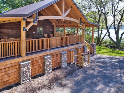 2 Lakefront Cabins on 1.3 Acres. Cayuga Lake Cabins - Finger Lakes, near Ithaca