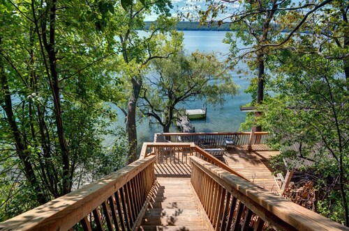 2 Lakefront Cabins auf 1. 3 Morgen. Cayuga Cabins - Finger Lakes, in der Nähe von Ithaca
