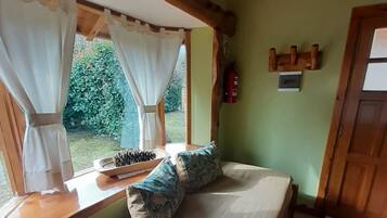 1 habitación, tabla de planchar con plancha, wifi gratis y ropa de cama