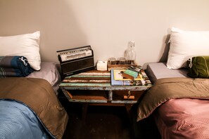 Habitación individual, baño compartido | Escritorio, wifi gratis, ropa de cama