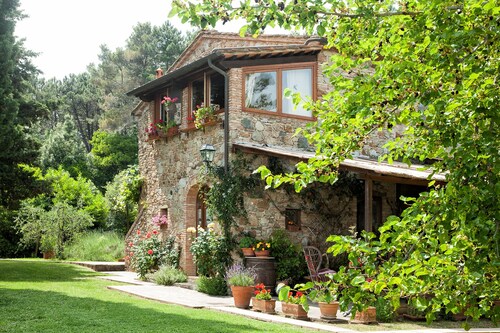 Toscanan elämä on upeat panoraamanäkymät, puisto, uima-allas, rentoutua, W./ Rwege