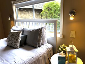 1 bedroom, desk, free WiFi, bed sheets