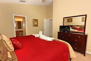 4 soverom, safe på rommet, strykejern/-brett og wi-fi (inkludert)