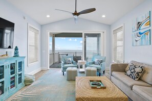 Smart TV, videojuegos, tenis de mesa y libros 