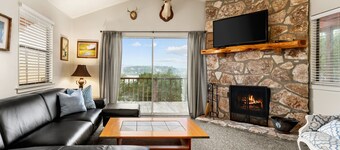 Lakefront Getaway with Stunning Sunset Views