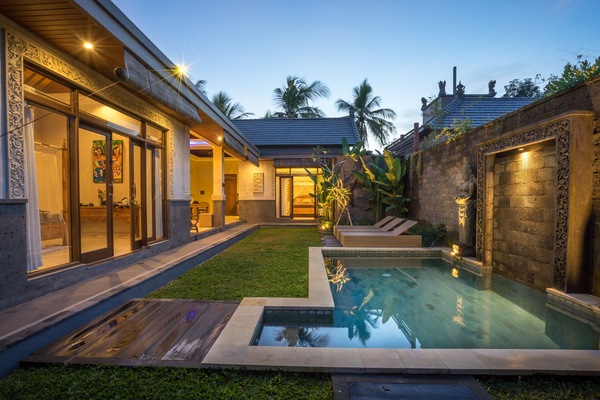 Your own private retreat. Relax and renew. Close to yoga, spas and eateries