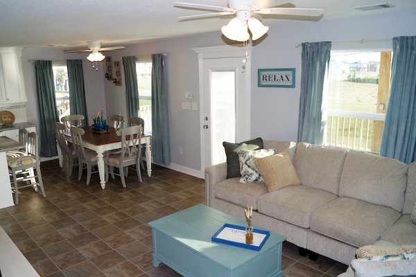 Smart TV, fireplace, DVD player