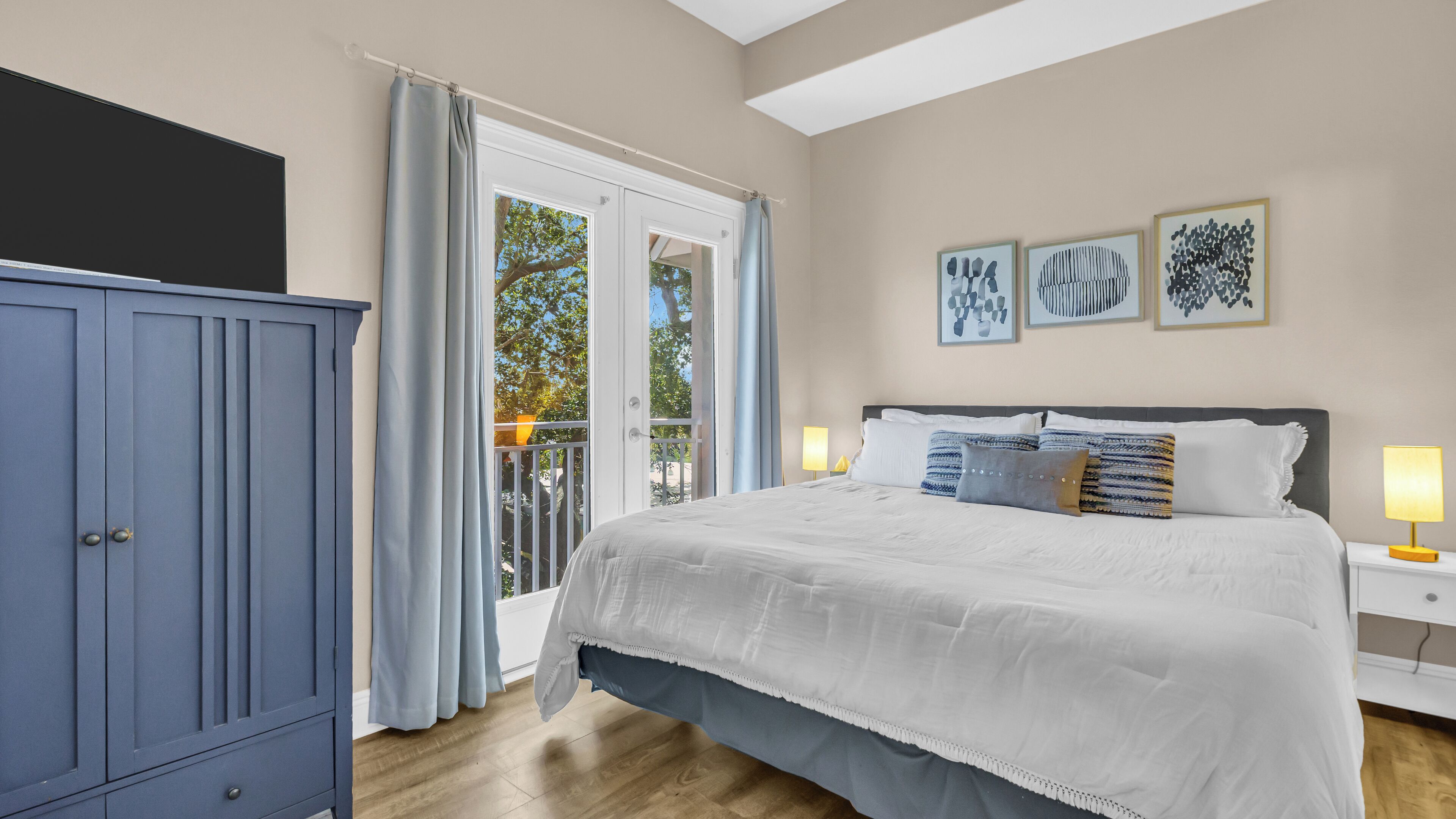 4 bedrooms, iron/ironing board, travel cot, free WiFi