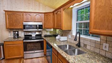 Kühlschrank, Mikrowelle, Ofen, Geschirrspüler