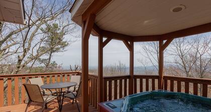 PET FRIENDLY /NEAR OBER GATLINBURG CHALET VILLAGE SKI MOUNTAIN ROAD /HOT TUB