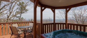 PET FRIENDLY /NEAR OBER GATLINBURG CHALET VILLAGE SKI MOUNTAIN ROAD /HOT TUB
