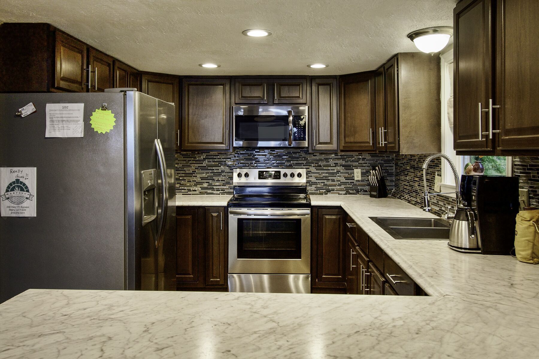 冰箱、微波炉、烤箱、炉灶