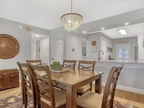 Dining - Ocean View Steps From Beach! 75” TV Free WiFi & Movies (Cocoa Beach)