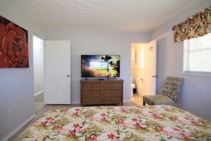 3 habitaciones, tabla de planchar con plancha, wifi y ropa de cama 