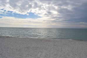 Camastros y toallas de playa 