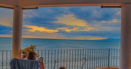 !!BEACHFRONT IN THE CITY CENTER! MAY 2026 SPECIAL, ONLY 275/NT!!!
