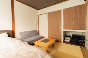 Japanese-Western Style Room 201
