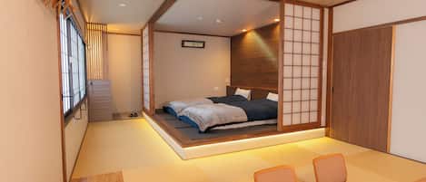 Modern Japanese-Style Room 203 | Free WiFi, bed sheets