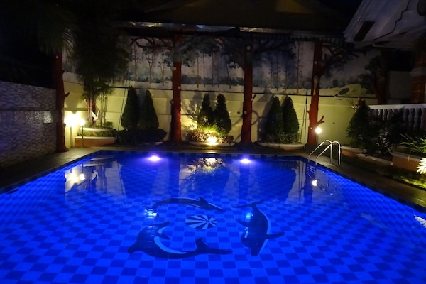 Outdoor pool, sun loungers