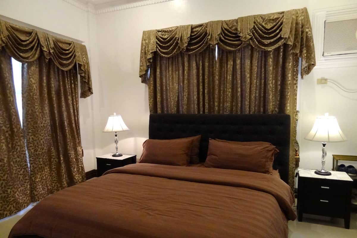 Executive Room | Een bureau, gratis wifi, beddengoed