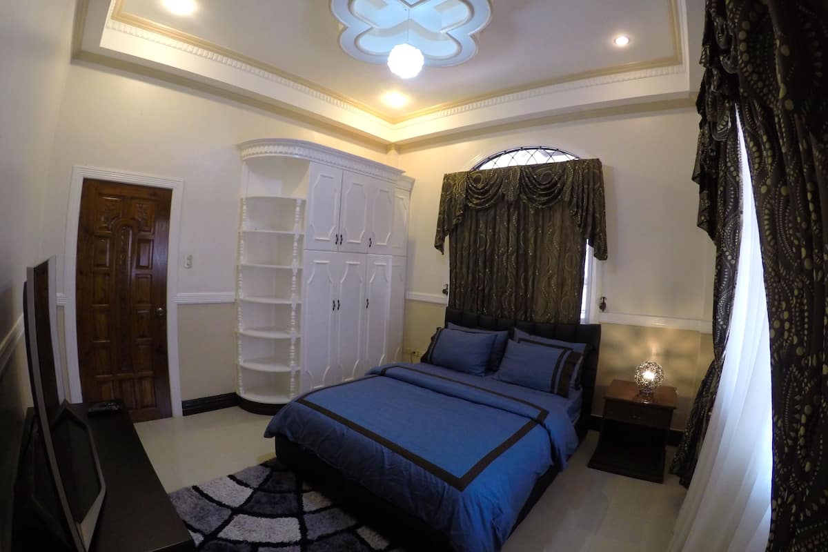 Standaard kamer, 1 queensize bed | Een bureau, gratis wifi, beddengoed