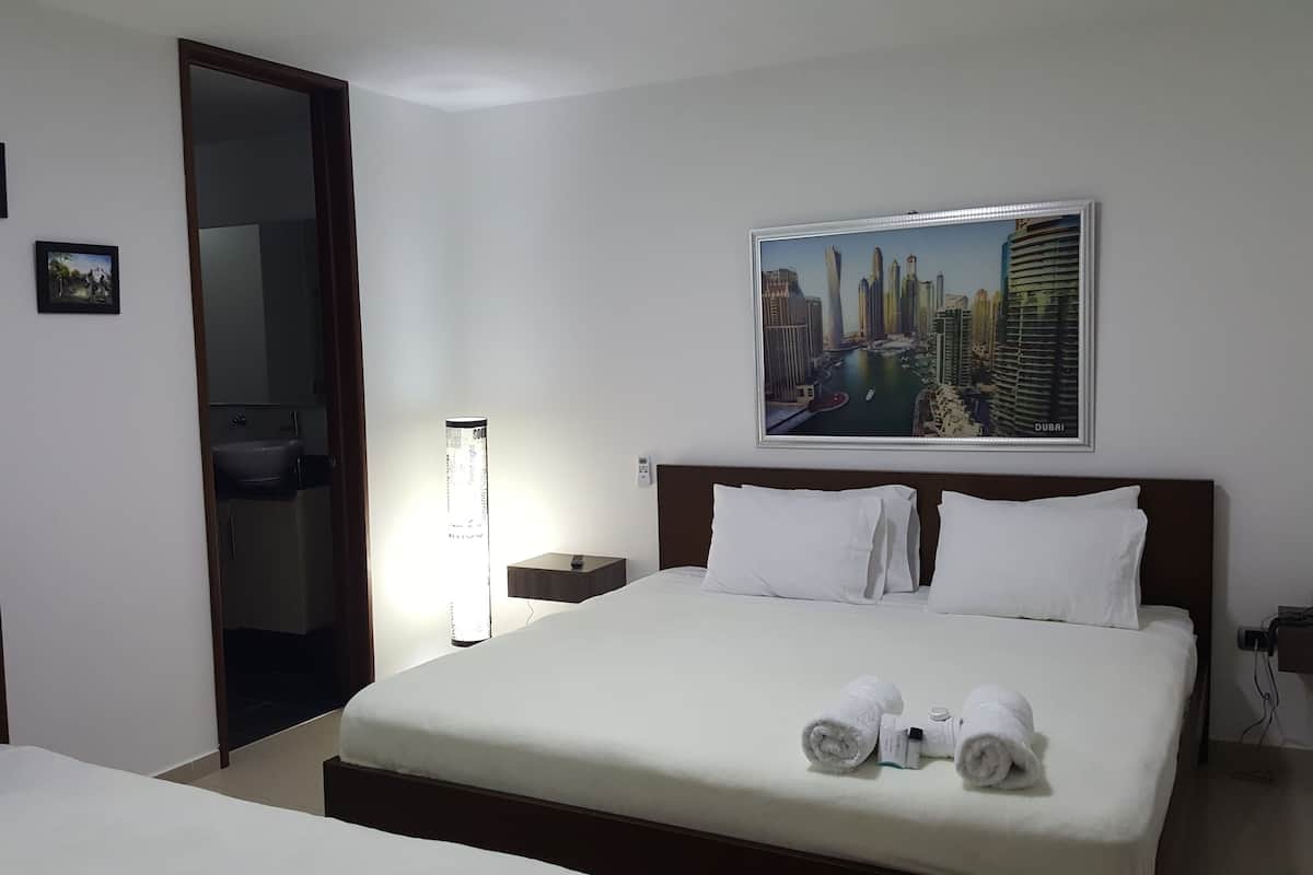 Suite | Ropa de cama de alta calidad, caja fuerte, wifi gratis