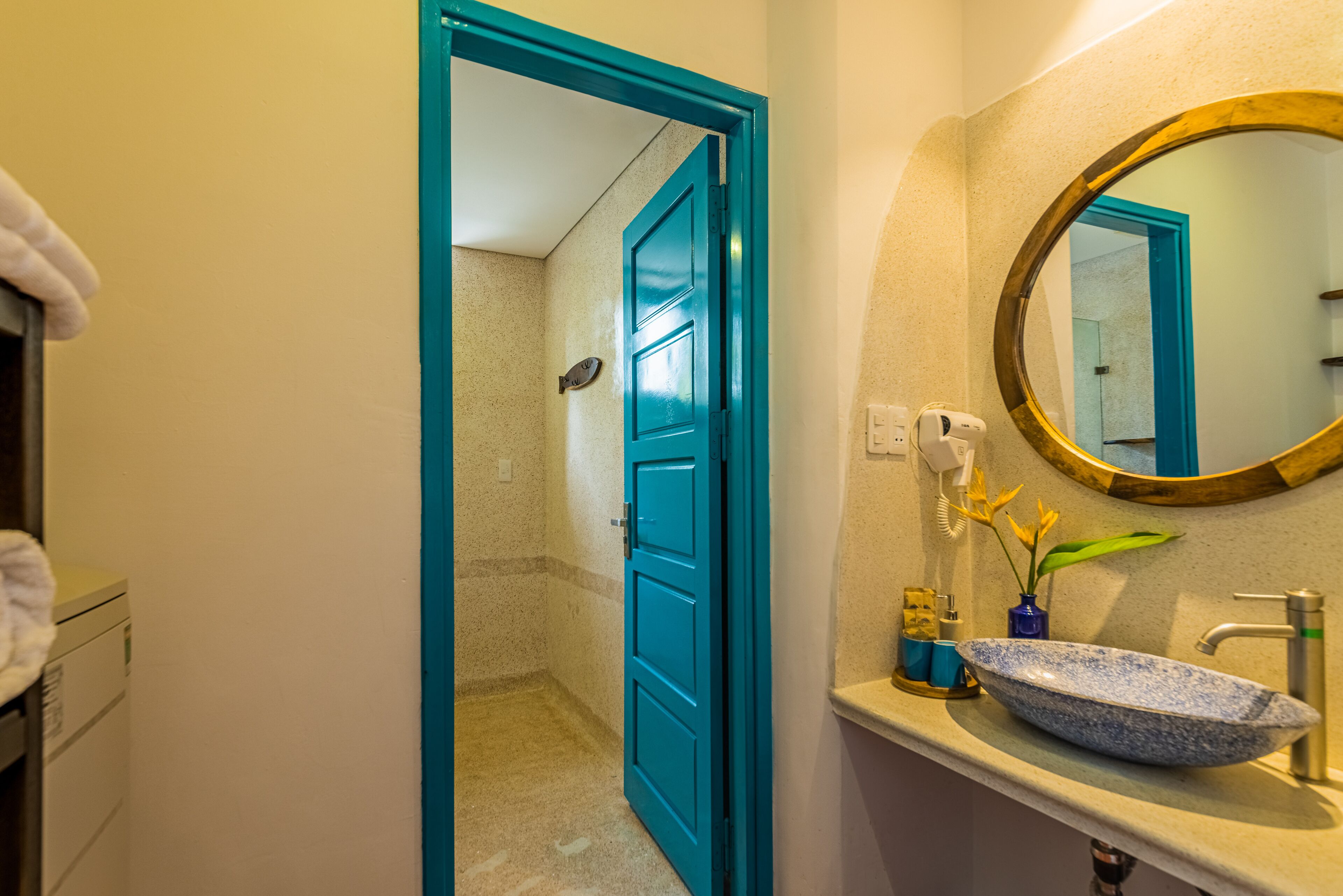 deluxe apartment, 3 bedrooms, ocean view | bathroom | free toiletries, hair dryer, dressing gowns, slippers