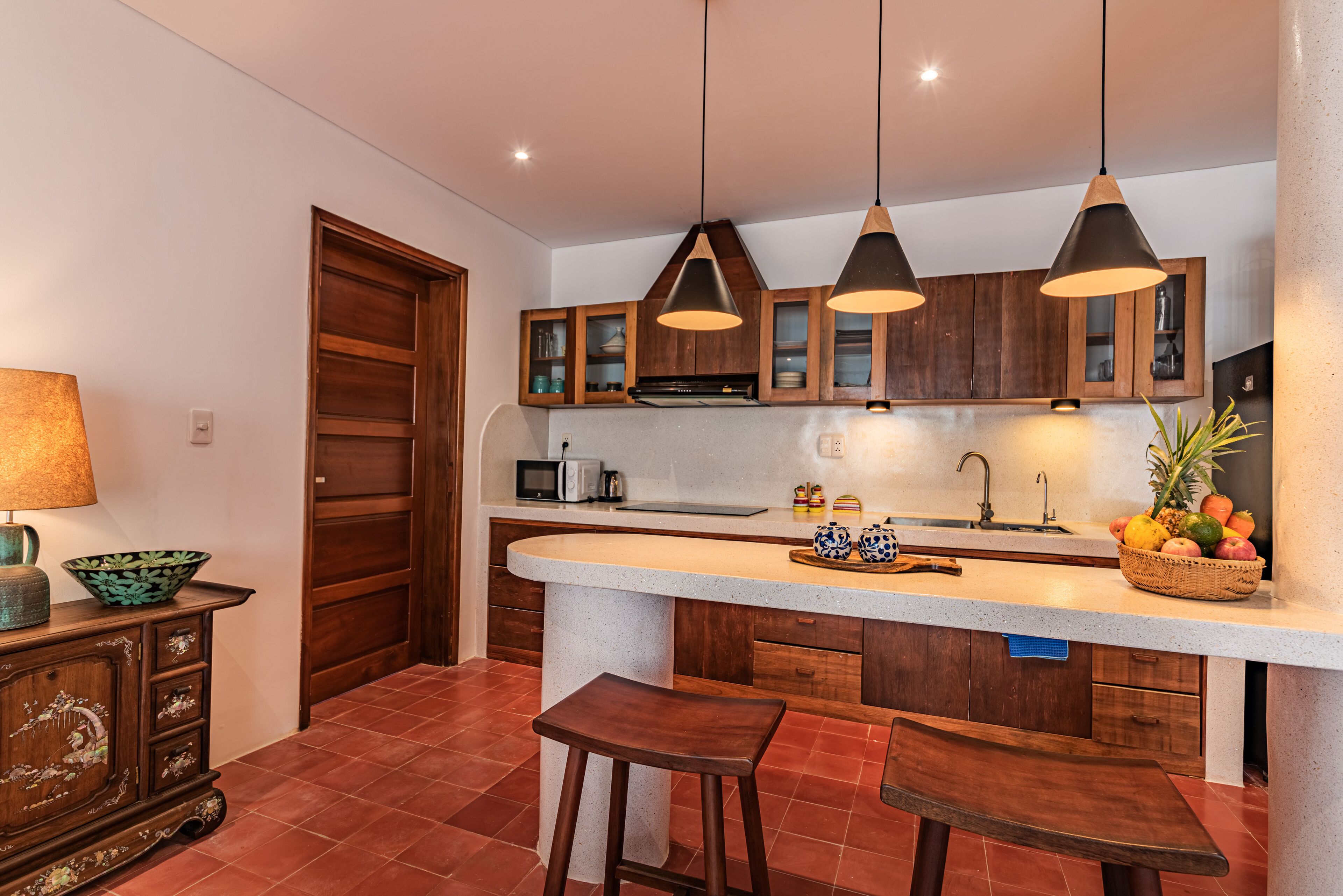 deluxe apartment, 3 bedrooms, ocean view | private kitchen | cleaning supplies