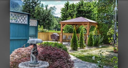 Sunny Shuswap B&B