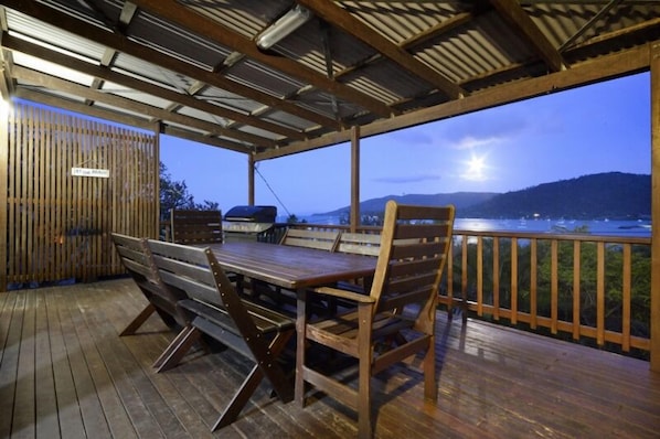 House, 3 Bedrooms | Balcony