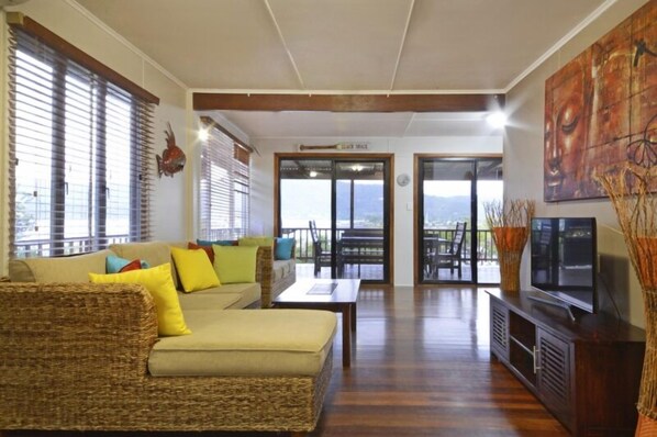 House, 3 Bedrooms | Interior entrance - Airlie Getaway - Views (Airlie Beach)