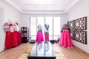 Flat-screen TV - King Kong Guest House (Seoul)