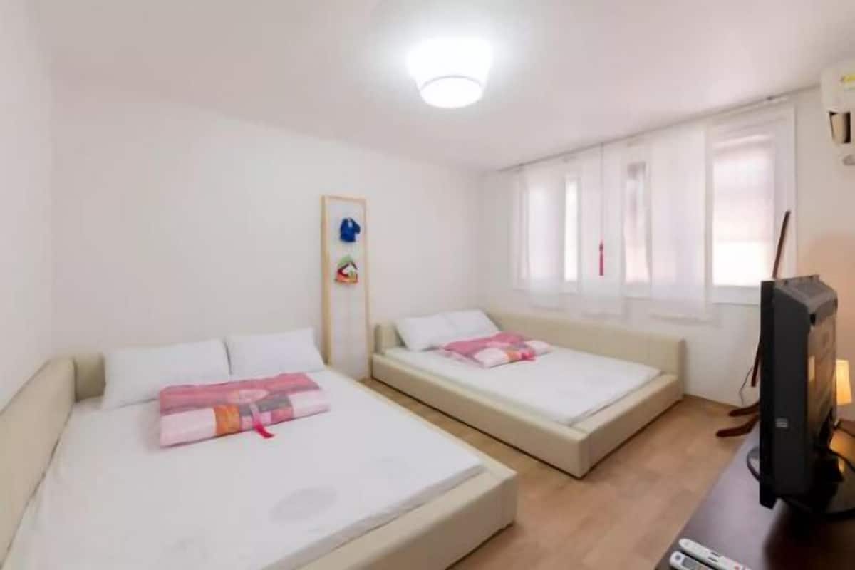 Habitación (#203) | Tabla de planchar con plancha y wifi gratis