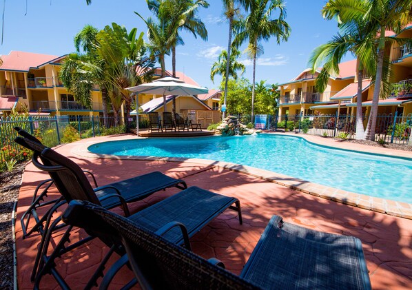 Outdoor pool - Beach Court (Cannonvale)