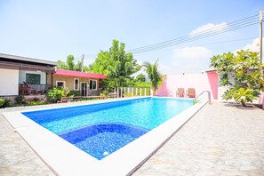 Piscine extérieure