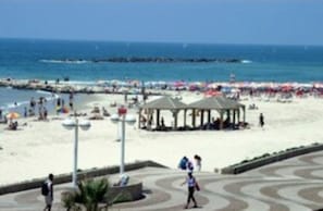 Beach nearby - Beach View Apartments and Studios (Tel Aviv)