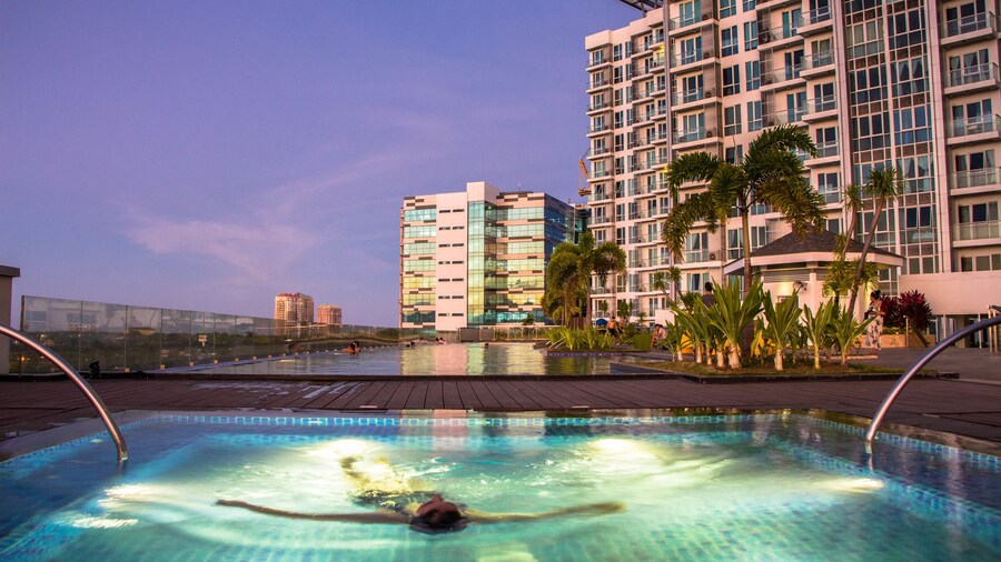 CSuites at 8 Newtown Residences